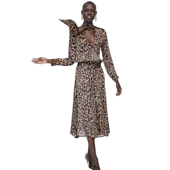 ZARA WMN'S Animal Print Shirt‎ Flowy V-neck Top Blouse S NWOT - Picture 2 of 16